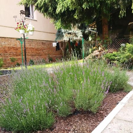 Apartment On Zaliznychna ลวีฟ ภายนอก รูปภาพ