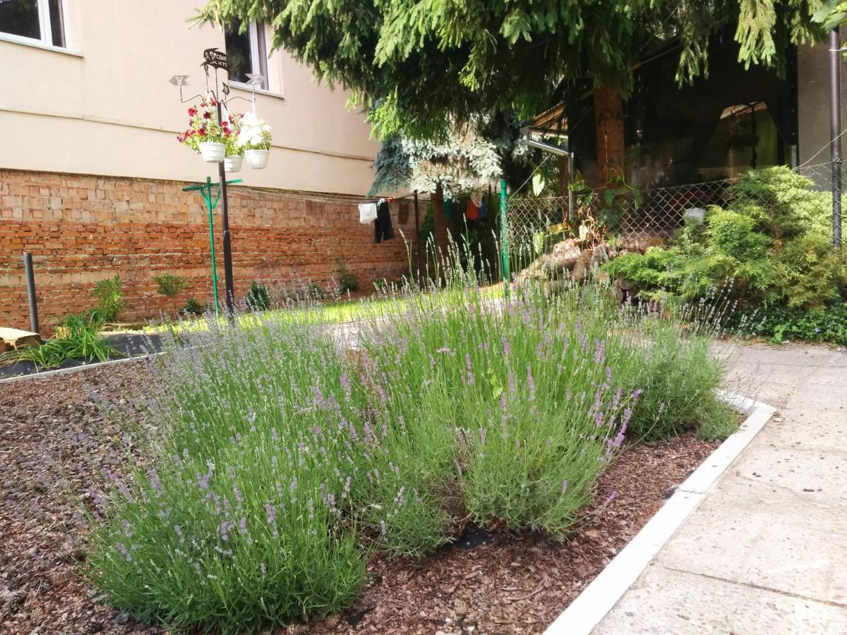 Apartment On Zaliznychna ลวีฟ ภายนอก รูปภาพ
