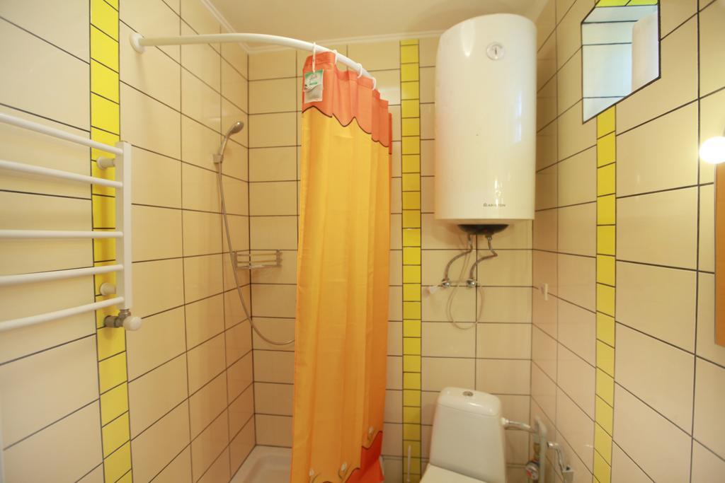 Apartment On Zaliznychna ลวีฟ ภายนอก รูปภาพ